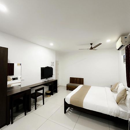 White House Inn Коччи Экстерьер фото